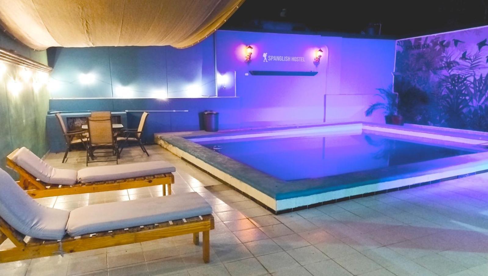 Spanglish Hostel Valladolid  Eksteriør billede